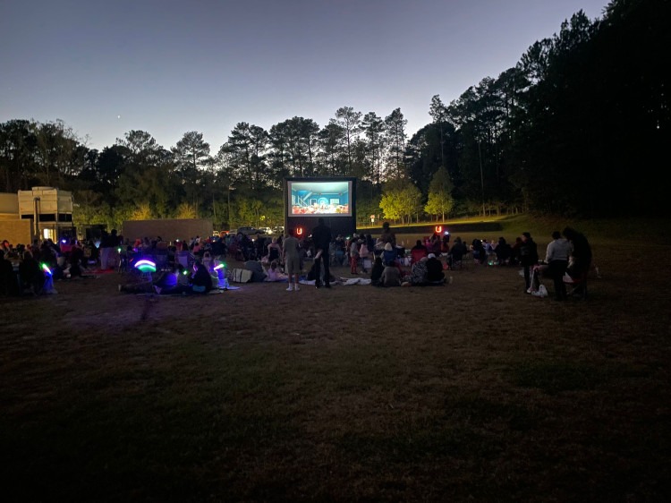 Large Outdoor Movie Package (23Ft H x 33Ft W) - Big Events Large Outdoor Movie Package (23Ft H x 33Ft W) - Big Events